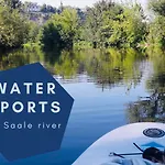 アパート Comfycation